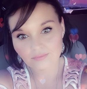 Meet your Posher, Nora